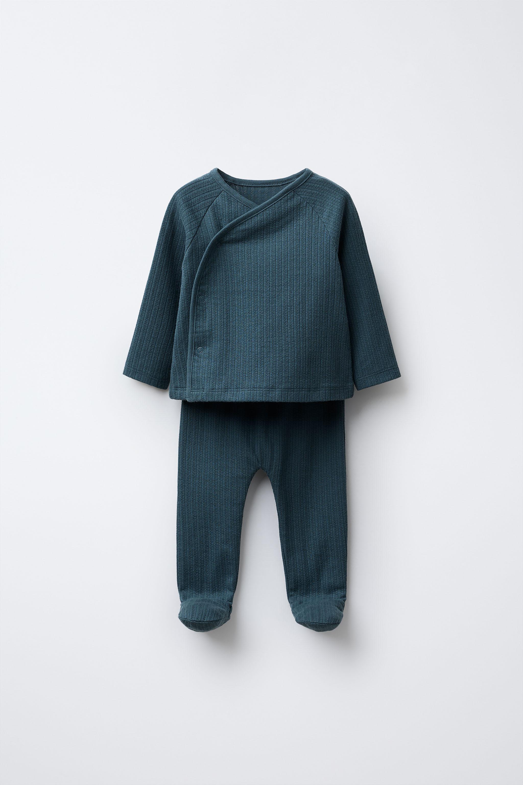 TEXTURED TOP AND LEGGINGS SET